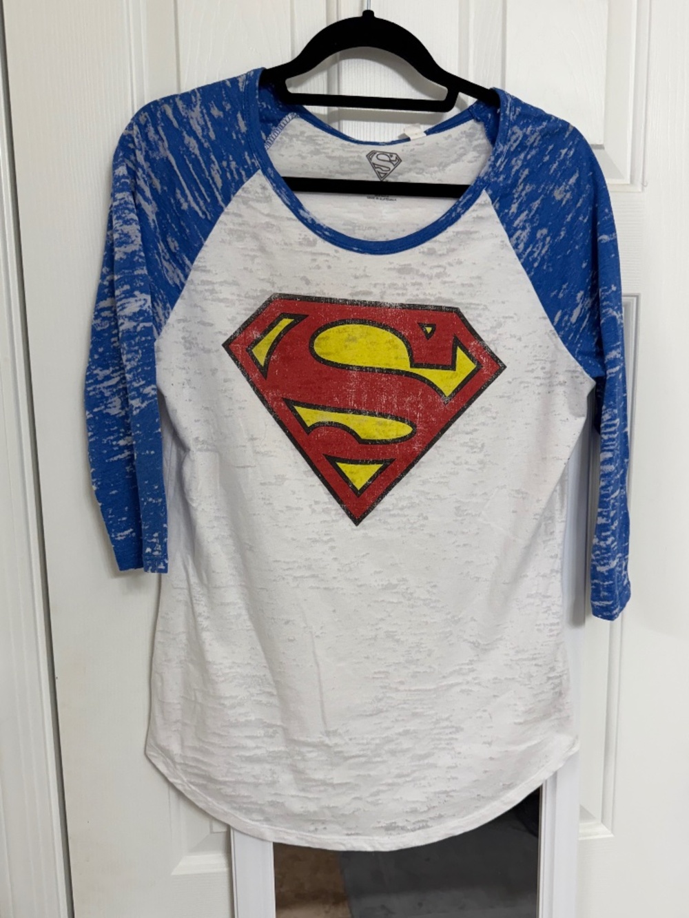 DC Comic (Trademark) Baseball Style T-Shirt (XL)